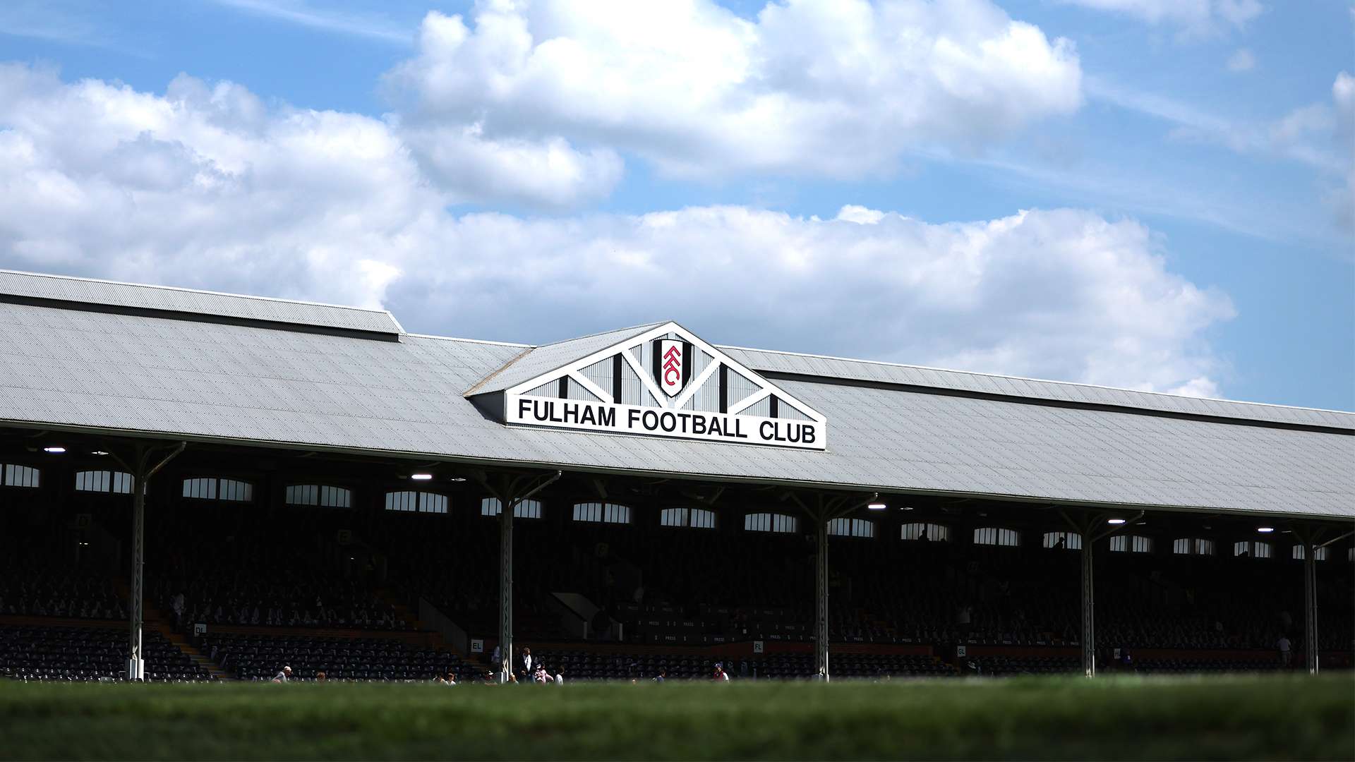 的體育場上 的體育場上